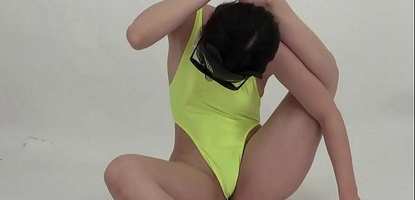  Leotard Fetish A woman who flexibly exercises while showing pubic hair